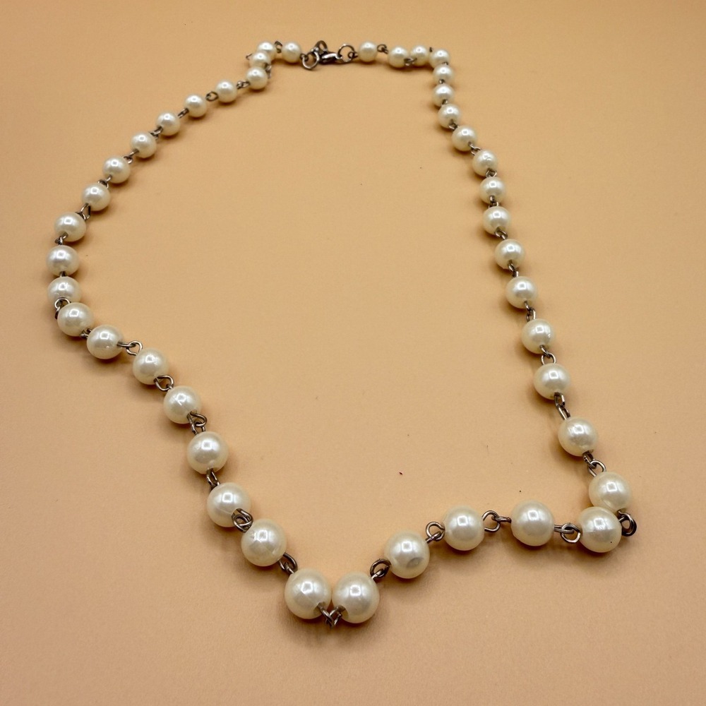 White Faux Pearl Beaded Necklace Silver Tone Link Chain Vintage Bridal Coquette